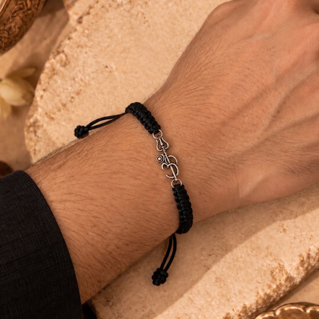Trishul Mahadev Thread Bracelet