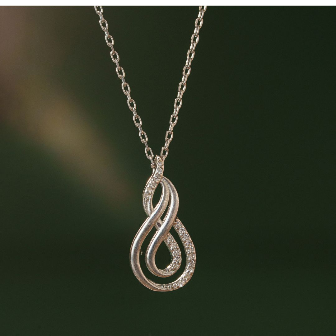 Aura Twist Pendant With Chain