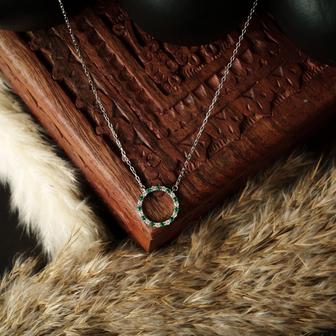 Avira Green Halo Pendant With Chain