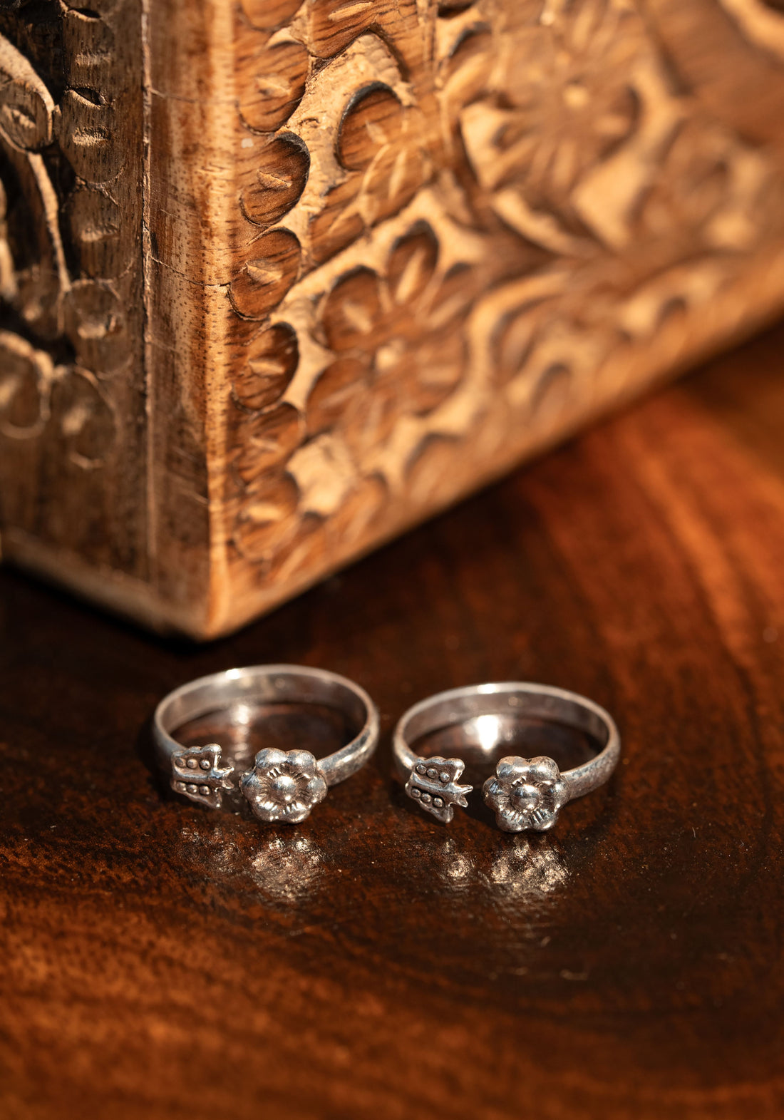 Vanya Handcrafted Butterfly Floral Accent Toe Ring