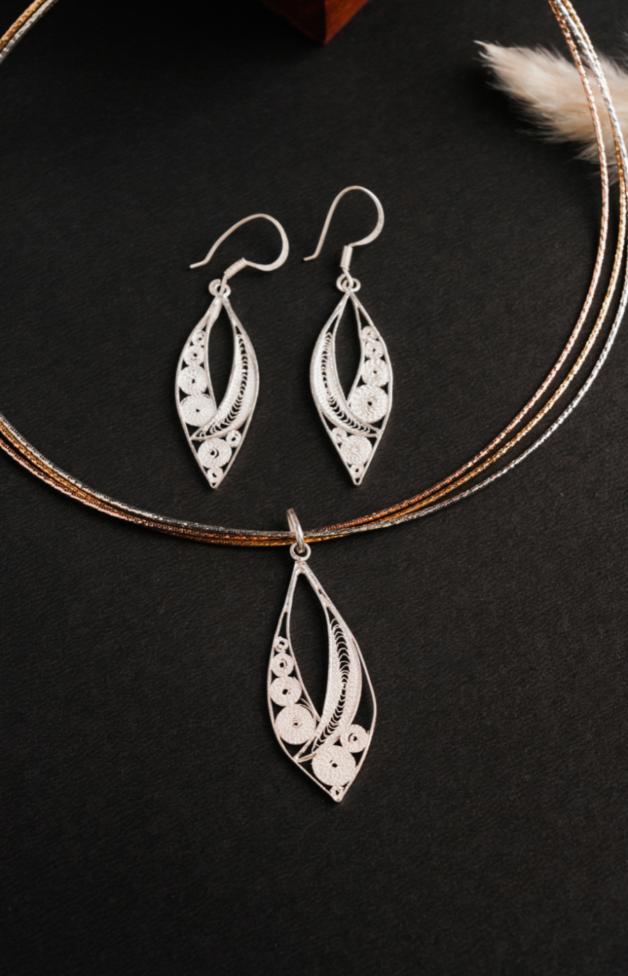 Leaf Pendant Set