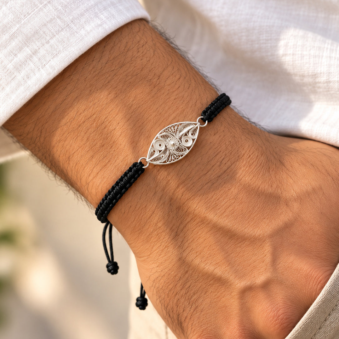 Nayan Silver Tarakashi Bracelet