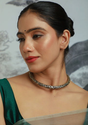 Niṣkaṇṭha Silver Hasli