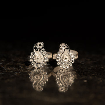 handmade Tarakashi filigree sterling silver toe ring India