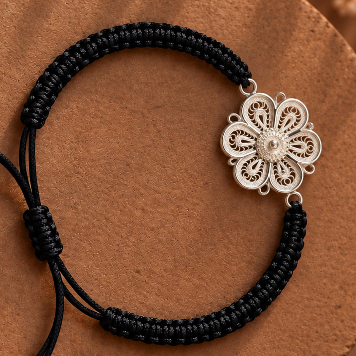 Komal Pushpika Tarakashi Bracelet