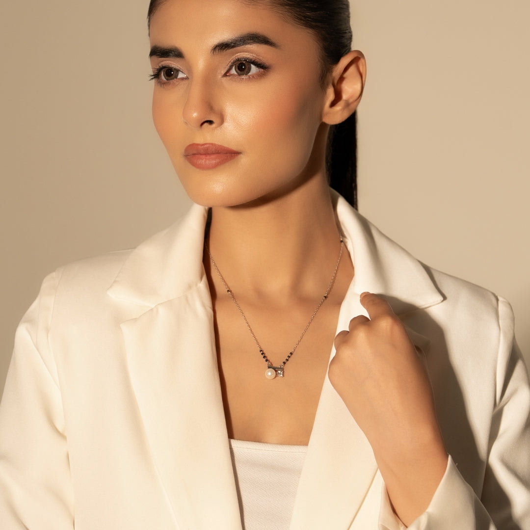 Avelia Pearl Drop Mangalsutra