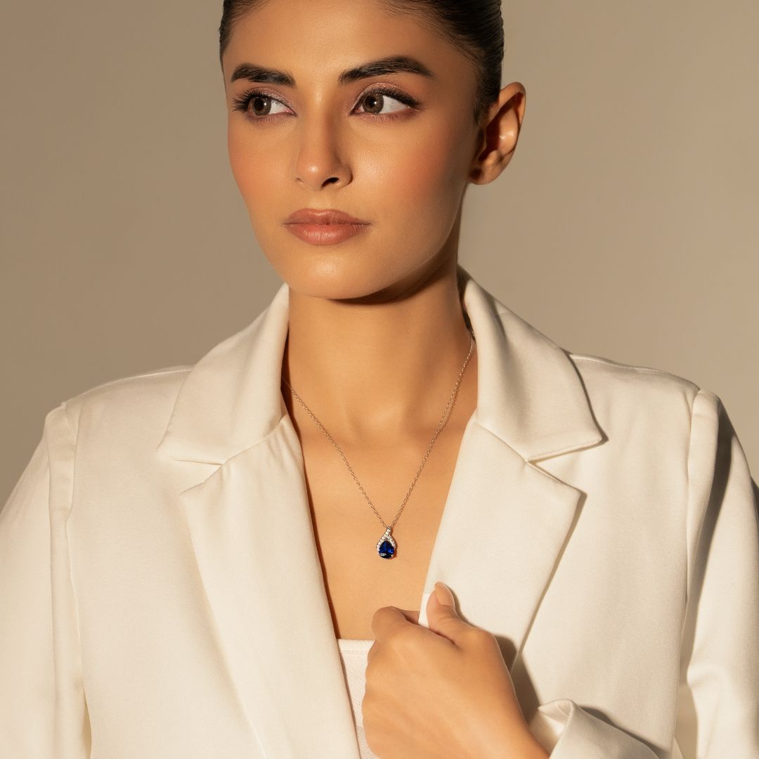 Noor Blue Pendant With Chain