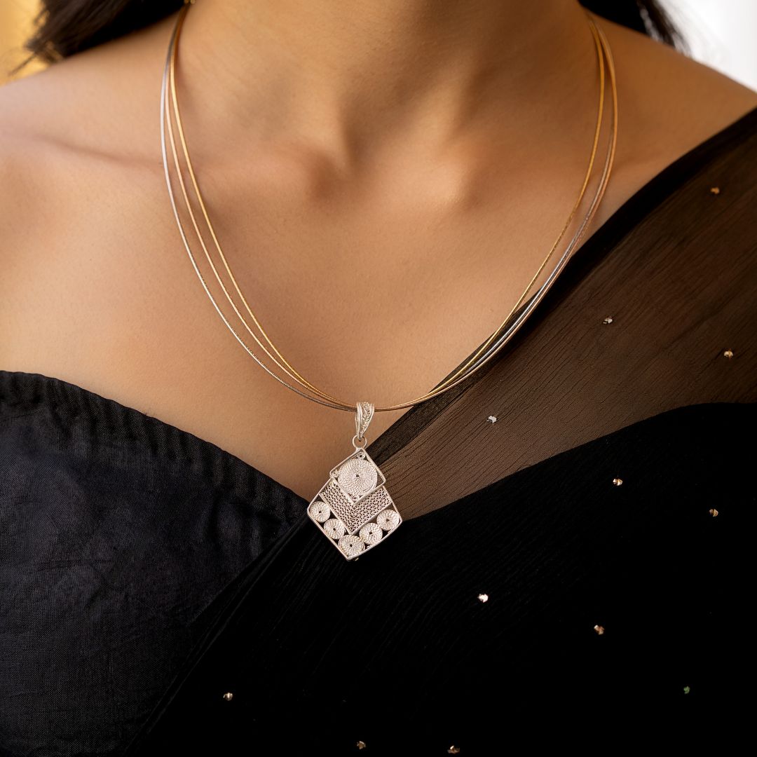 handmade Tarakashi filigree sterling silver necklace India