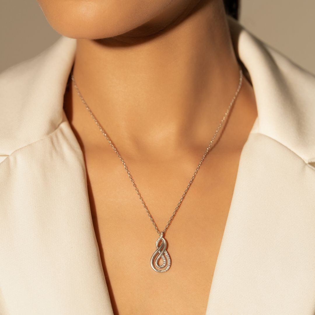 Aura Twist Pendant With Chain