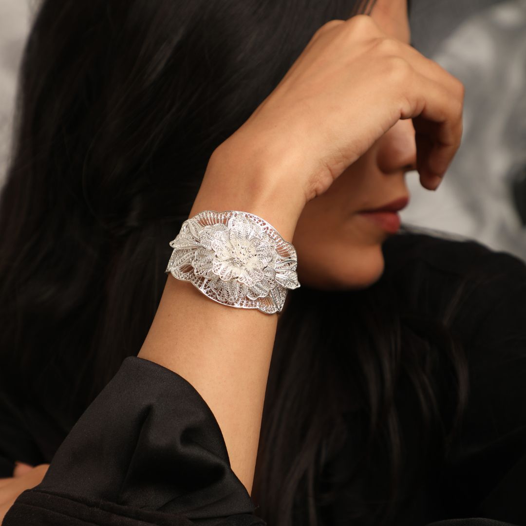 handmade Tarakashi filigree sterling silver bangles India