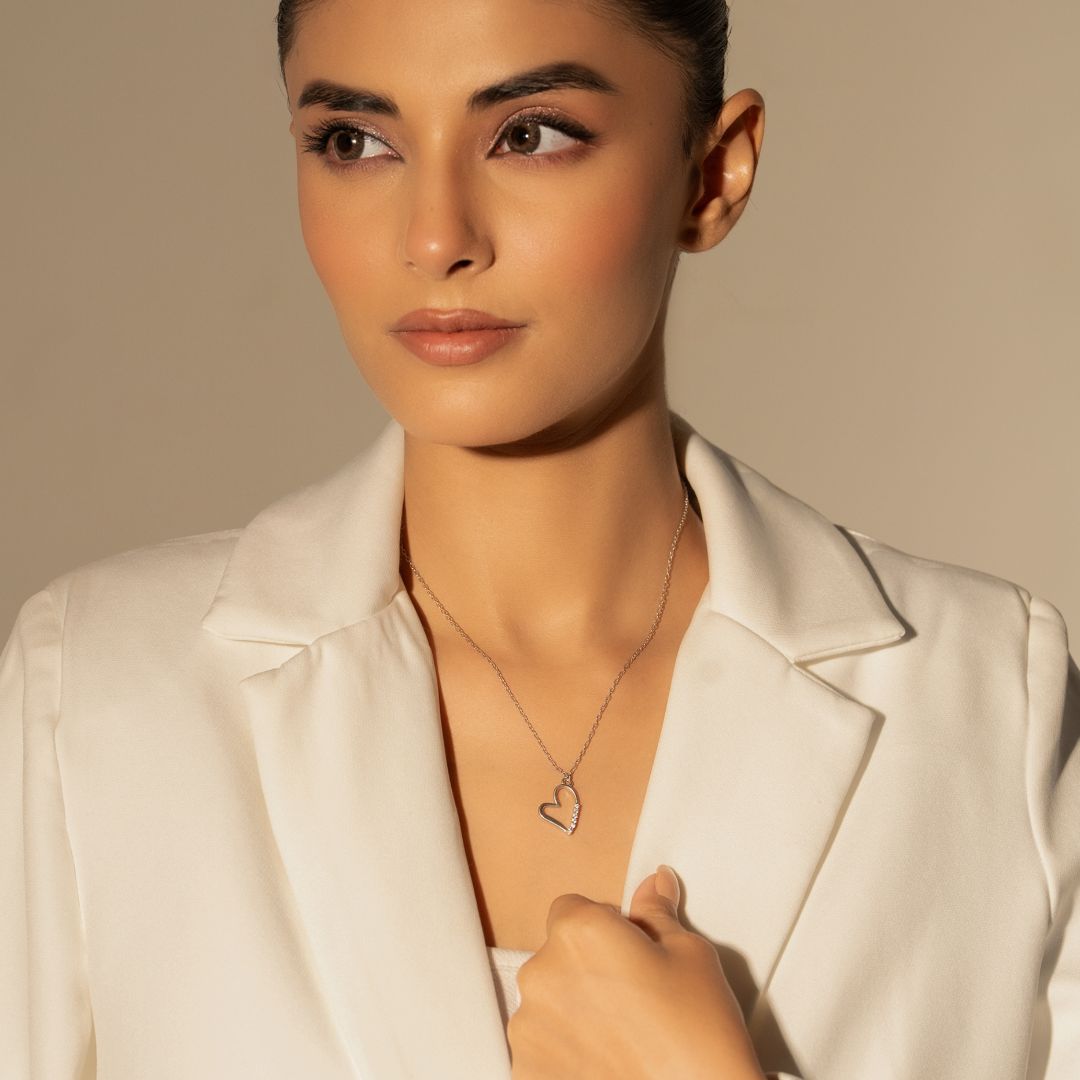 Heart Curve Pendant With Chain
