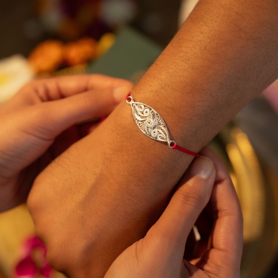 Tarakashi Nayan Rakhi