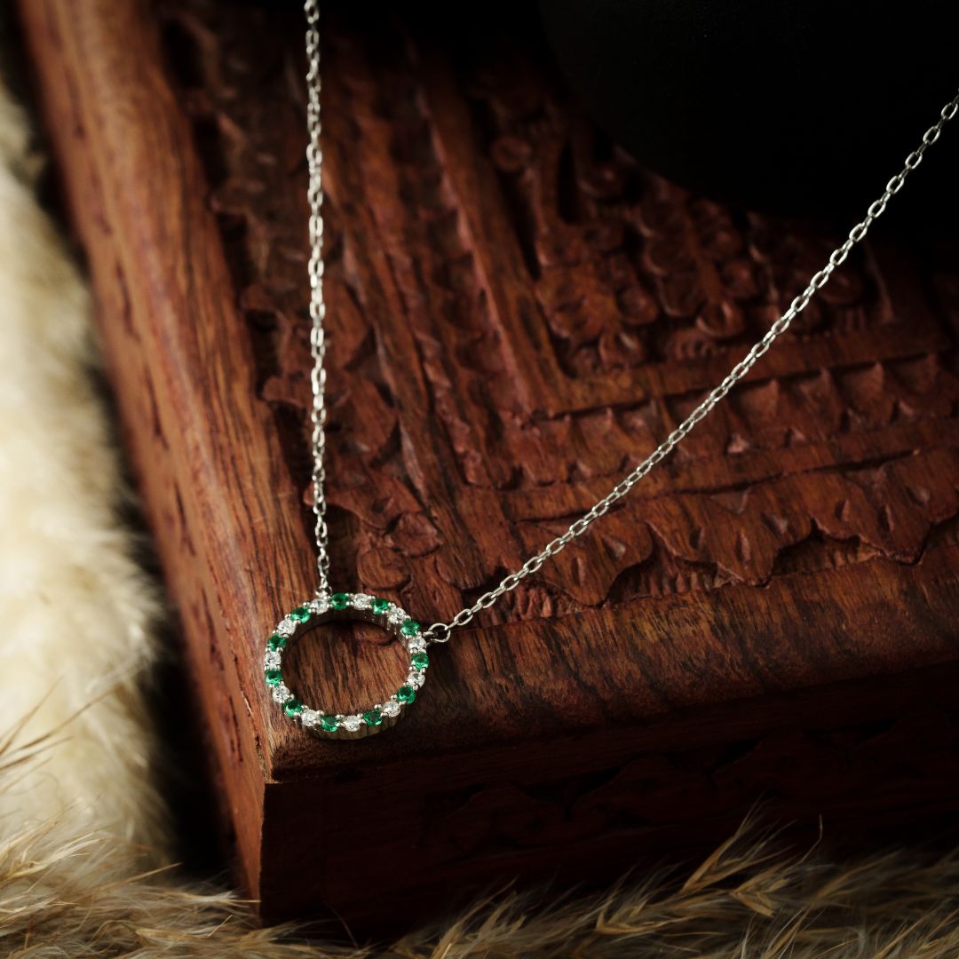 Avira Green Halo Pendant With Chain