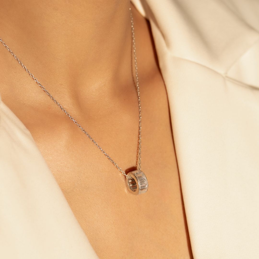 Ring Core Pendant With Chain