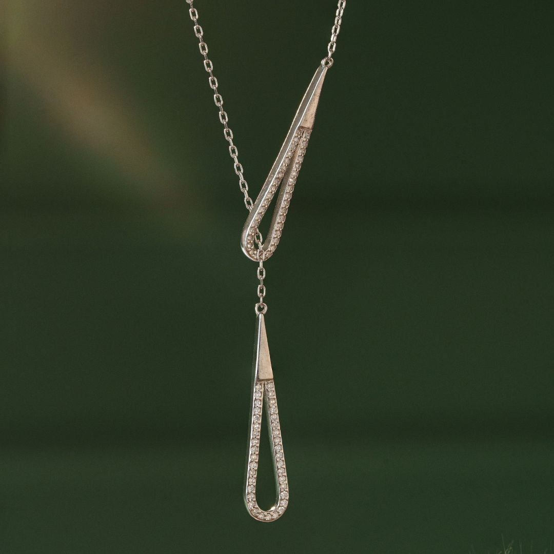 Elvya Crystal Flow Silver Pendant With Chain