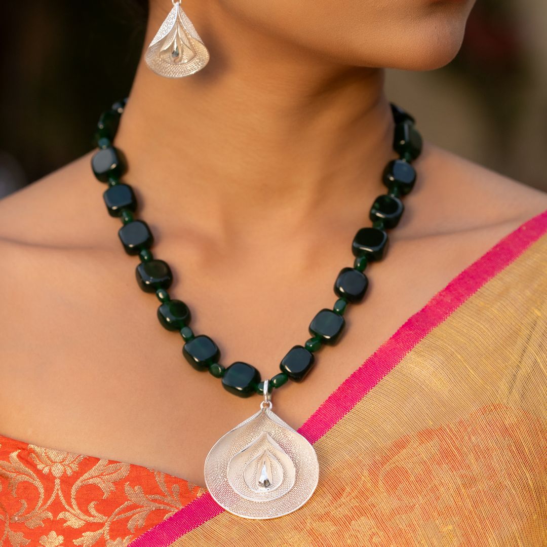 traditional Tarakashi filigree silver pendant necklace India