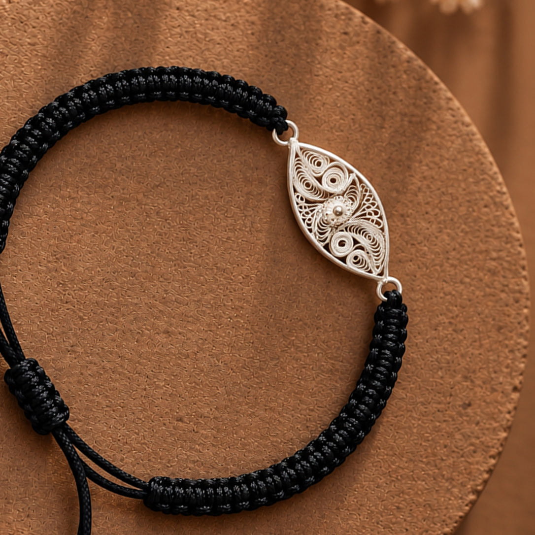 Nayan Silver Tarakashi Bracelet