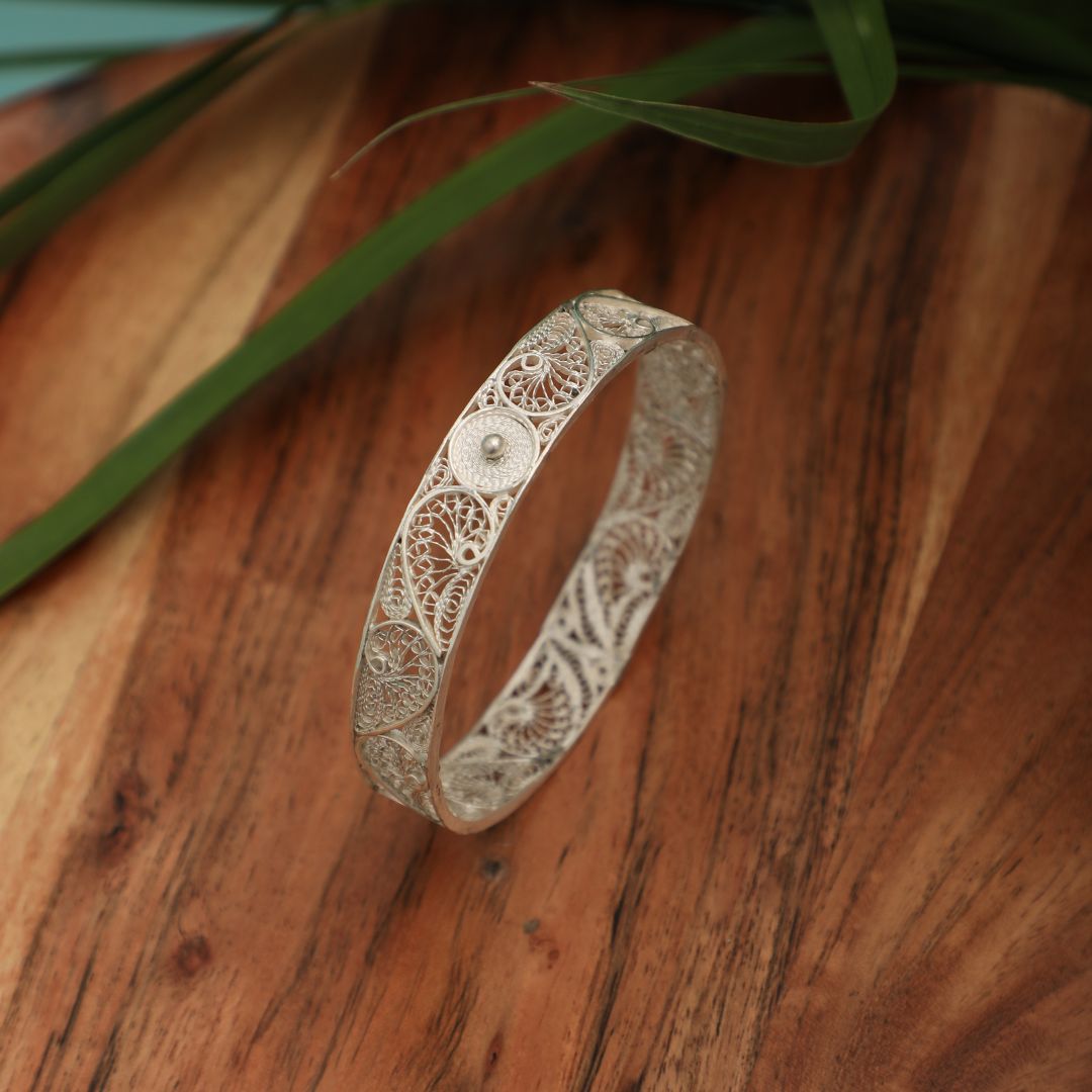 handcrafted Tarakashi filigree 925 silver bangles Odisha India