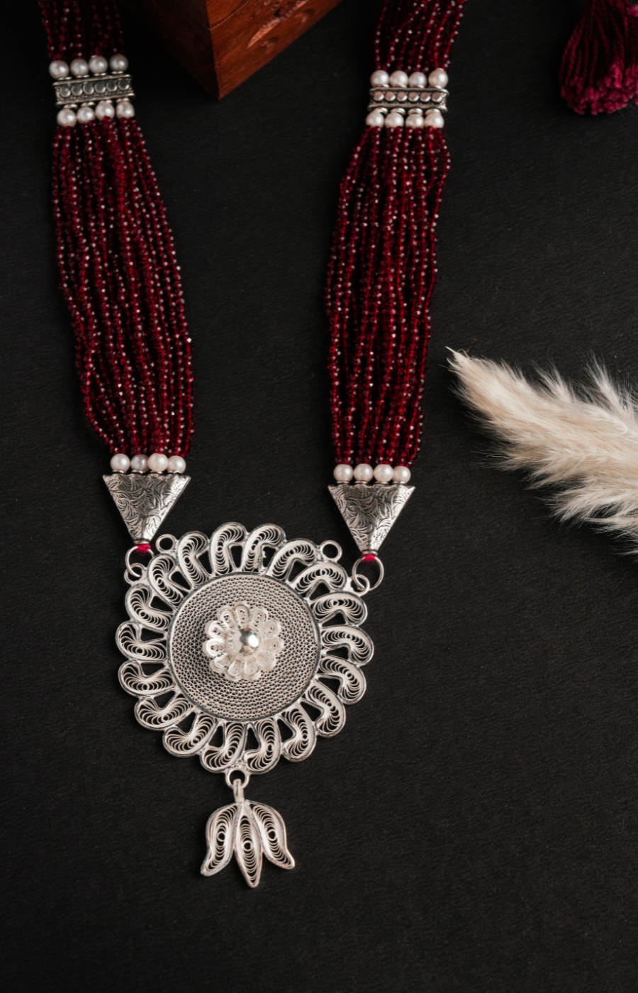 Woven Whispers Shaped Pendant with Red Pearls Set