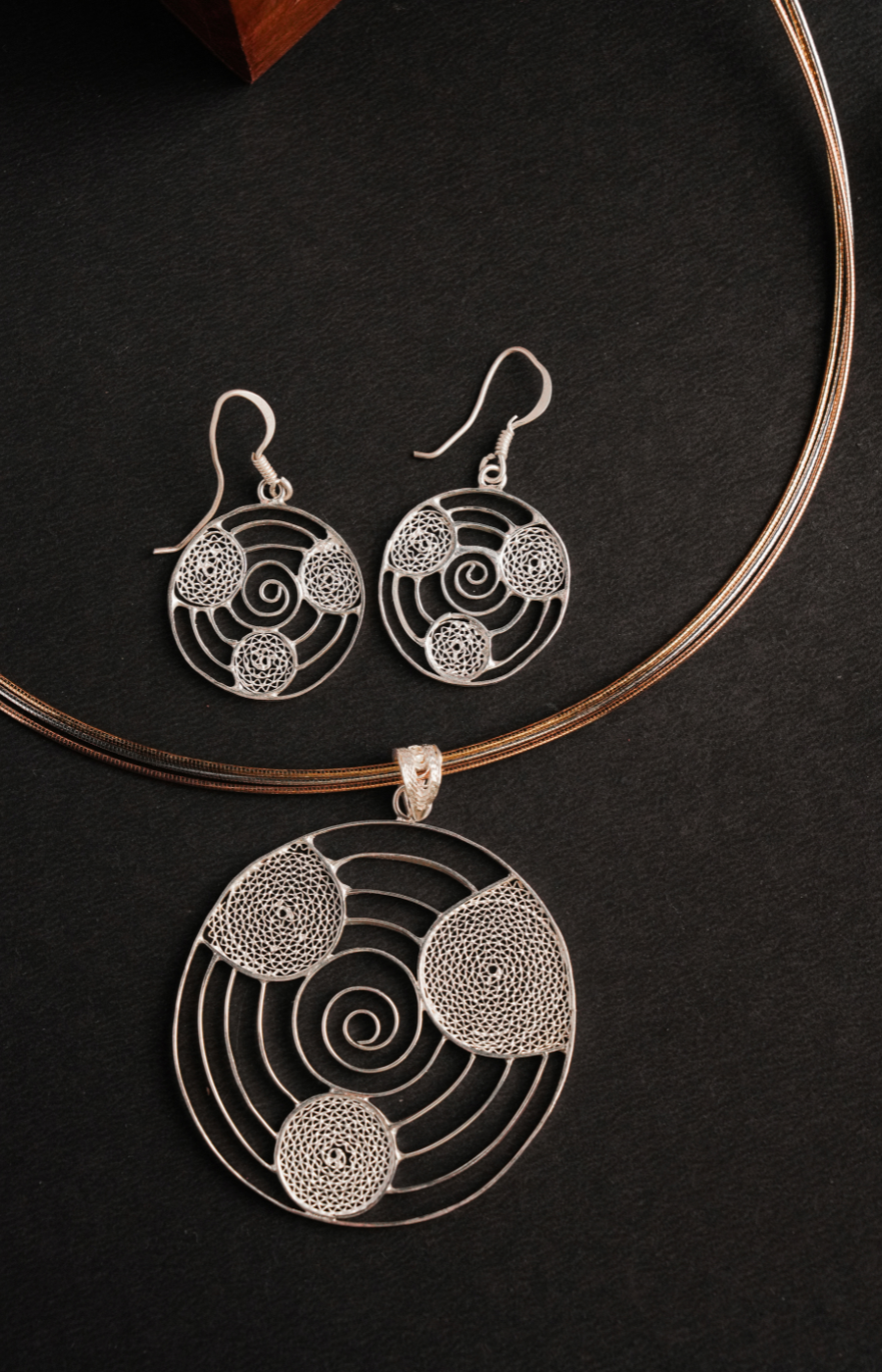 Round Filigree Pendant set