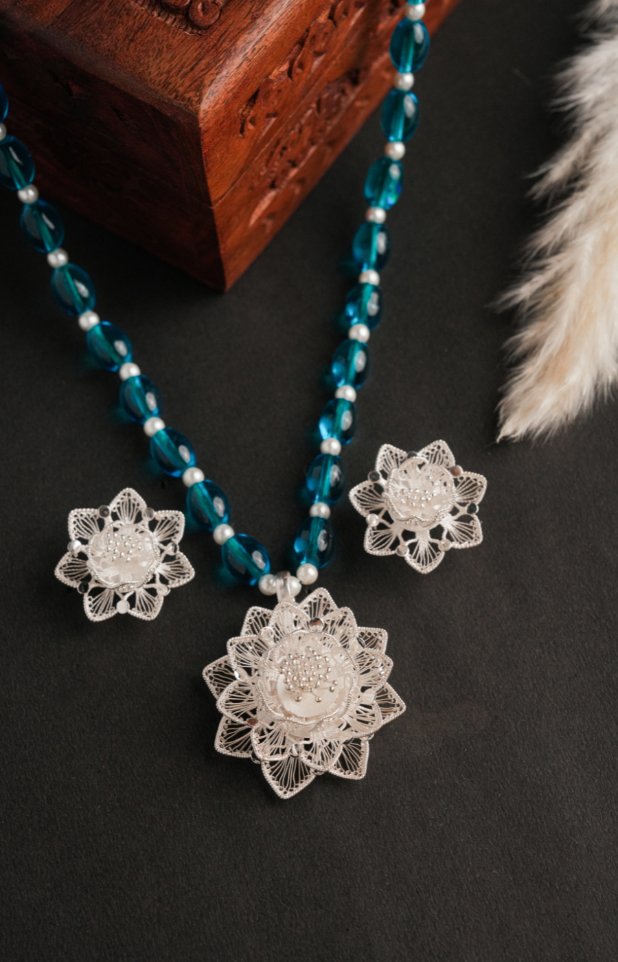 Filigree Pendant Set with sky-blue Beads and white pearl