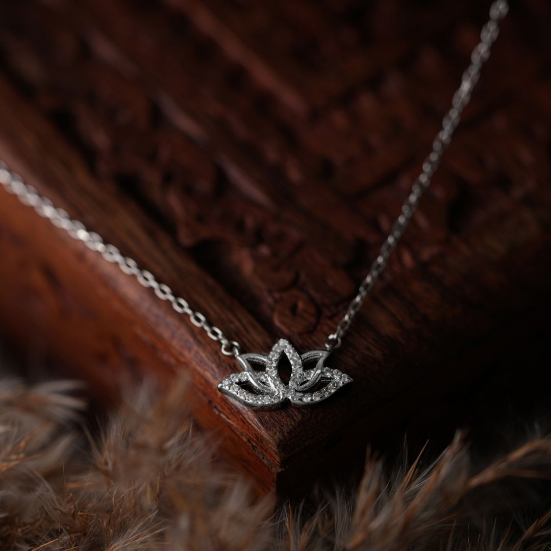 handcrafted 925 silver pendant with chain India