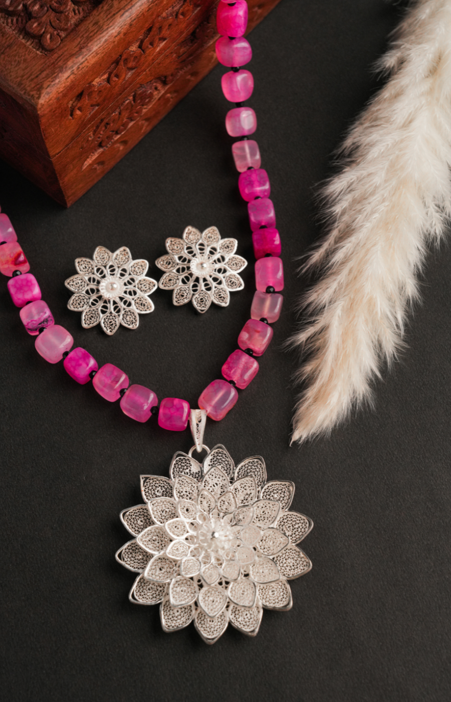 Lotus Flower Shaped pendant Set with Pink Beads
