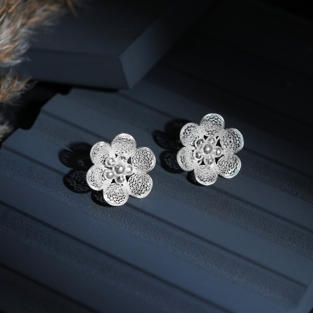 handcrafted Tarakashi filigree 925 silver earrings Odisha India