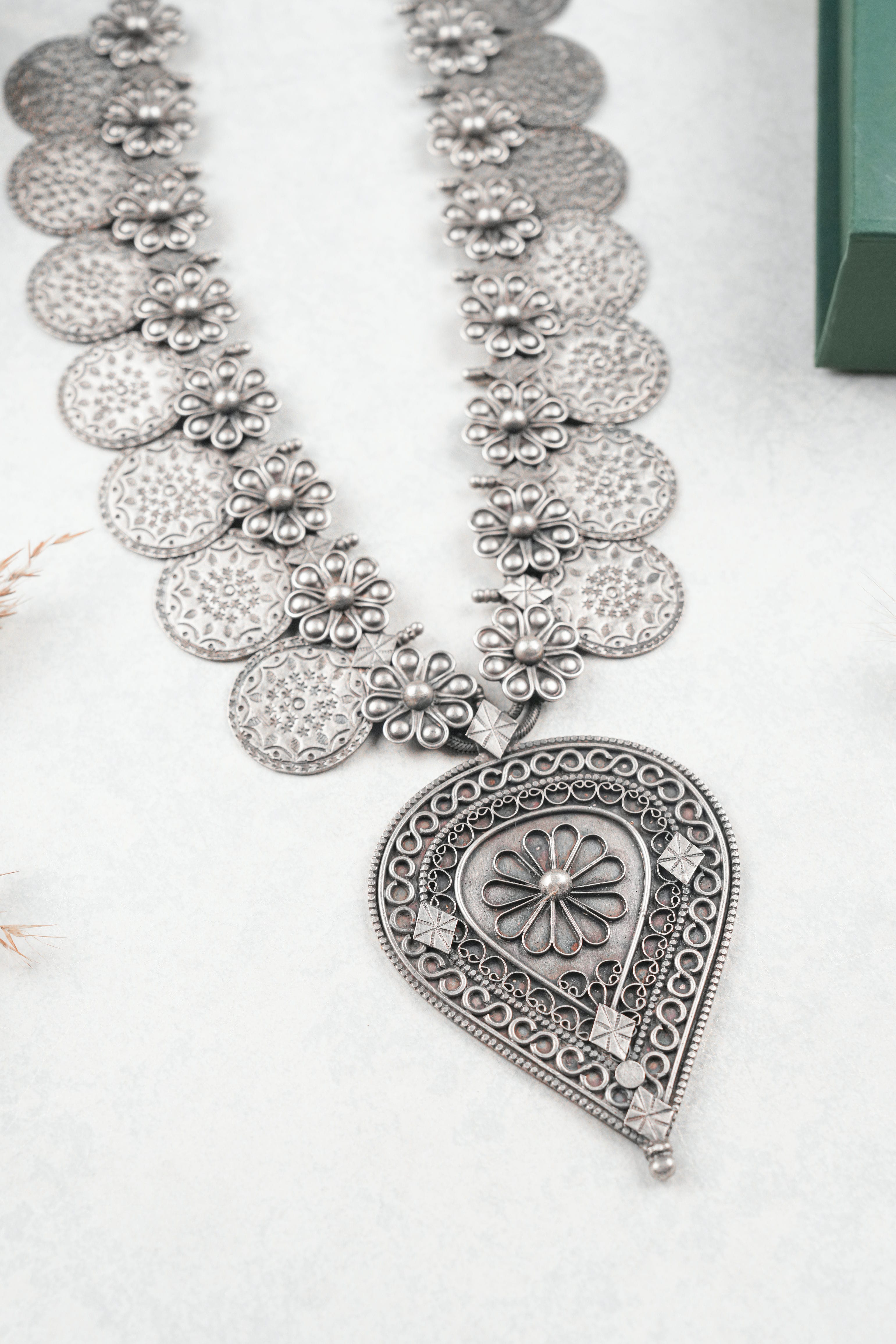 Vintage Disc Flower Necklace